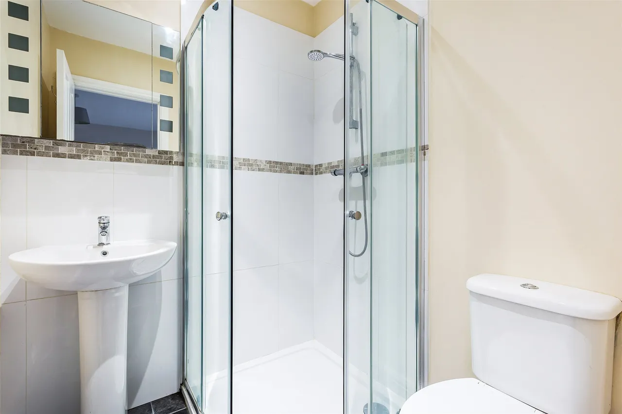 Junction Place, Dorkin, RH4, photo 8