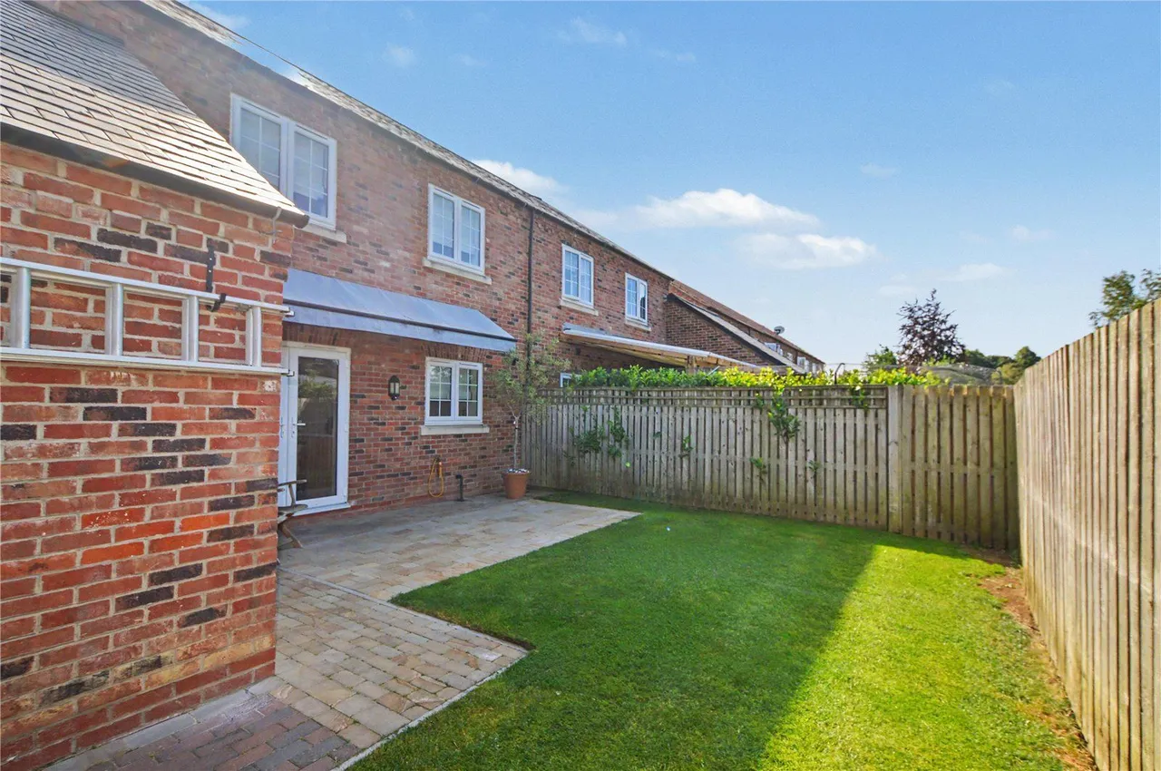 Laurels Farm Drive, Church Fenton, LS24, photo 17