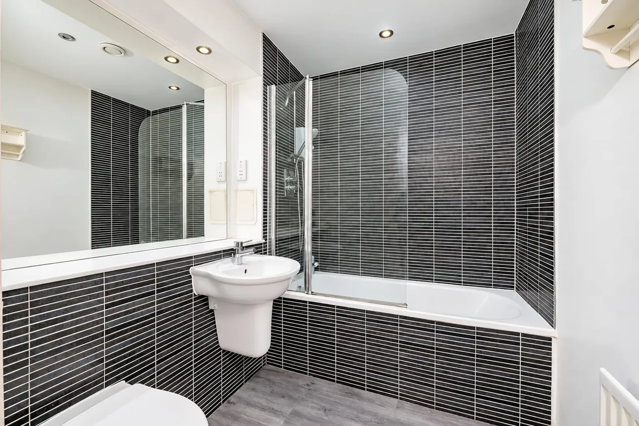 Dalhousie Court, Carnoustie, DD7, photo 12