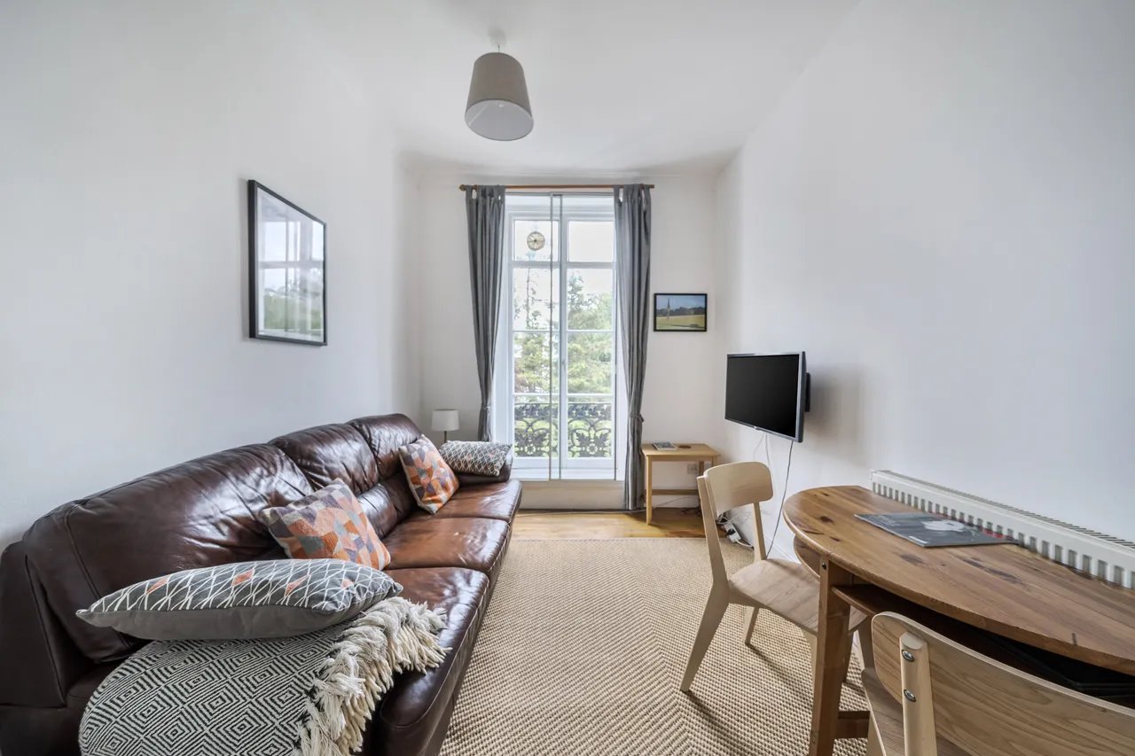 Flat 3, 190 Brixton Road, London, photo 2