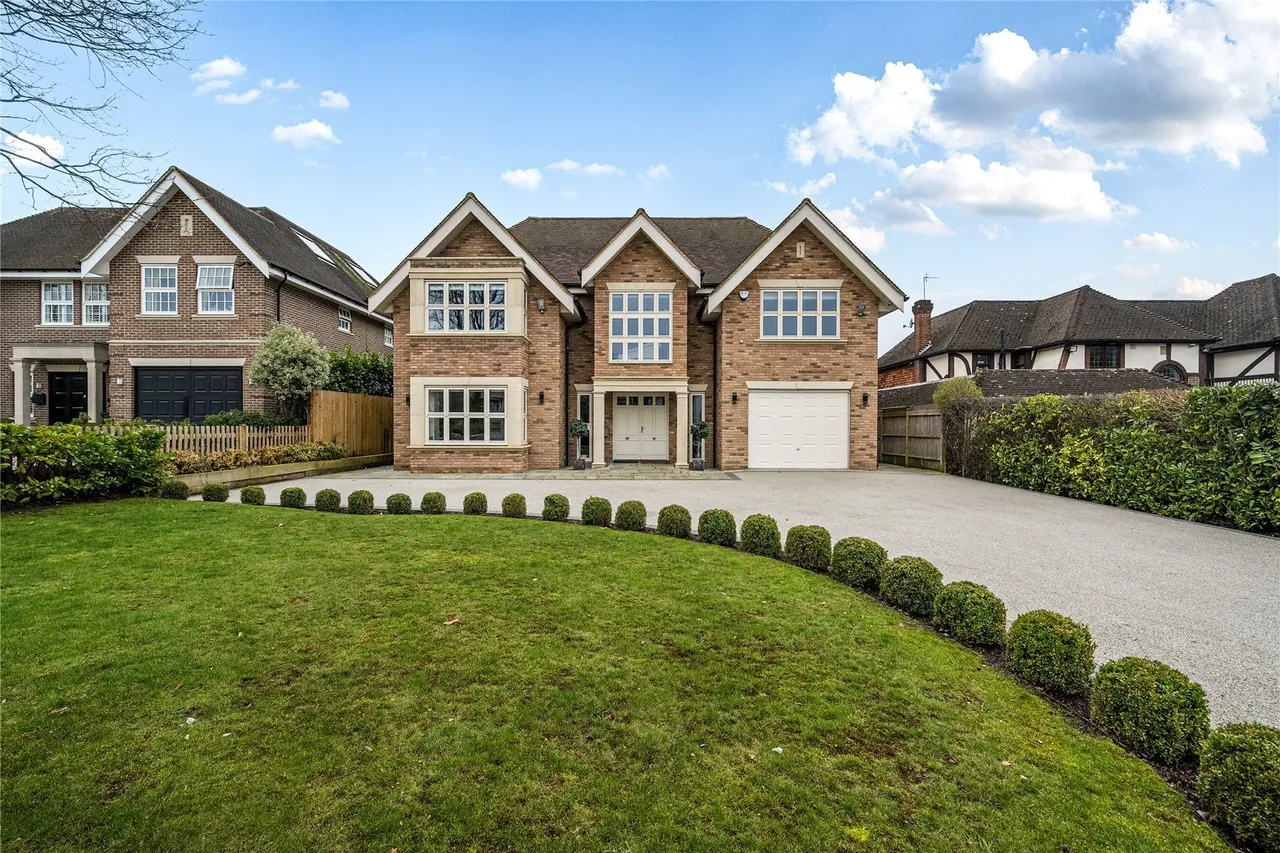 5 bed house for sale — Hazel Grove, Farnborough Park, BR6