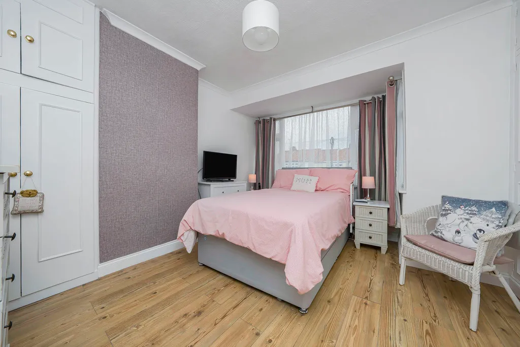Lynhurst Road, Hillingdon, UB10, photo 8