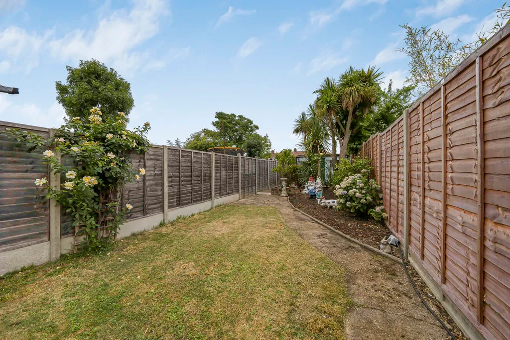 Lynhurst Road, Hillingdon, UB10, photo 4