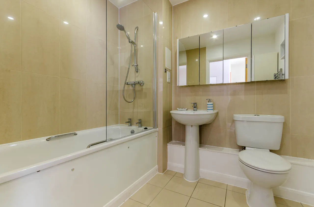 Apartment 417 Trico House, 1 Ealing Road, Brentford, photo 10
