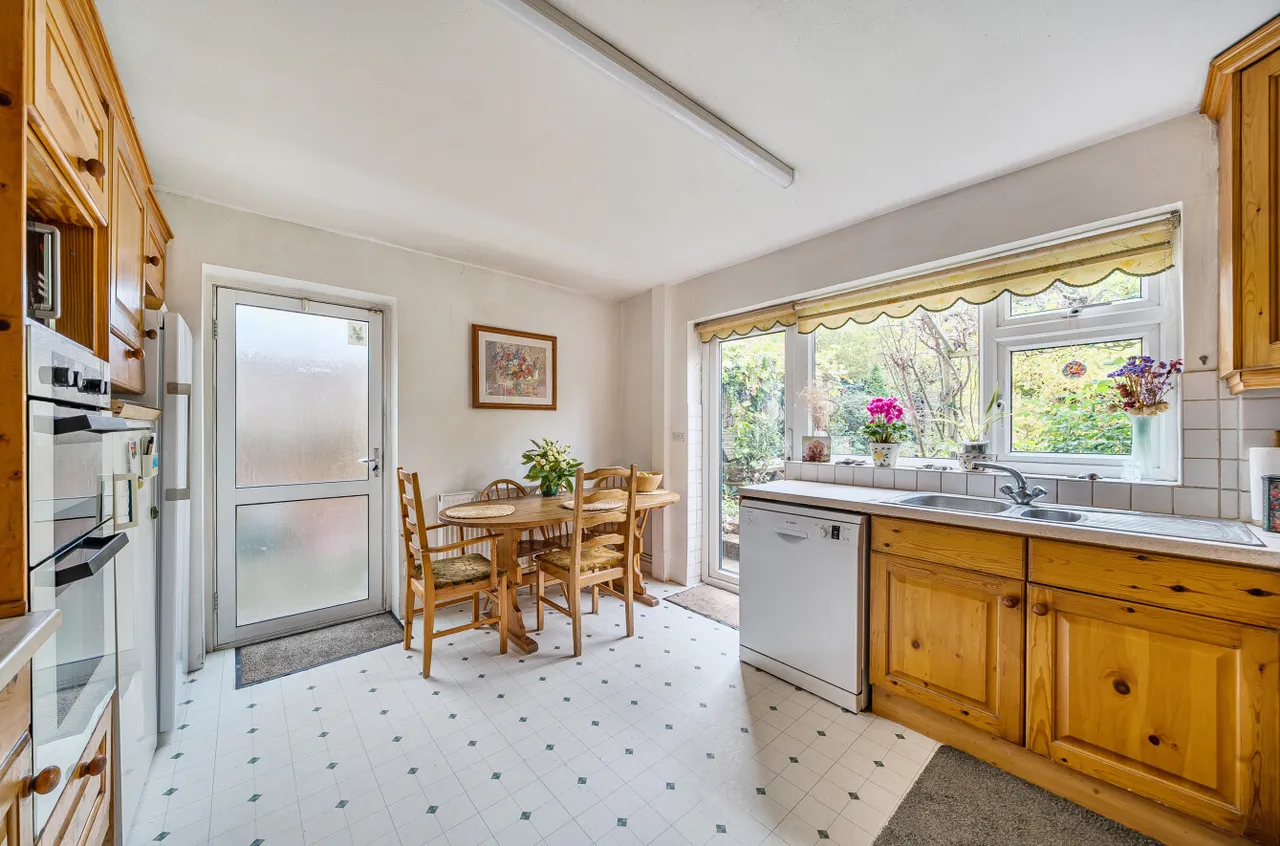 Bourne Way, Woking, GU22, photo 3