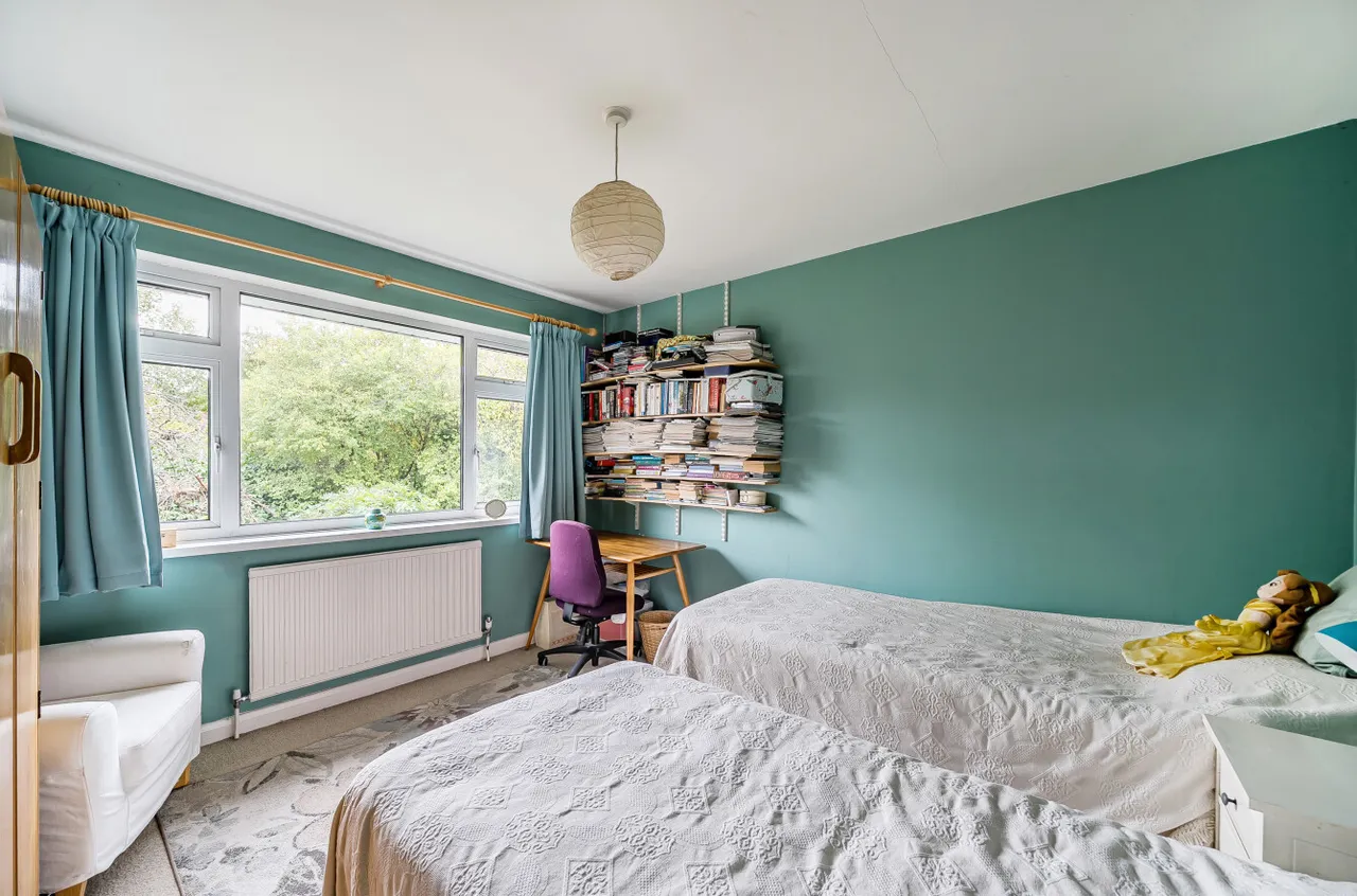 Bourne Way, Woking, GU22, photo 12