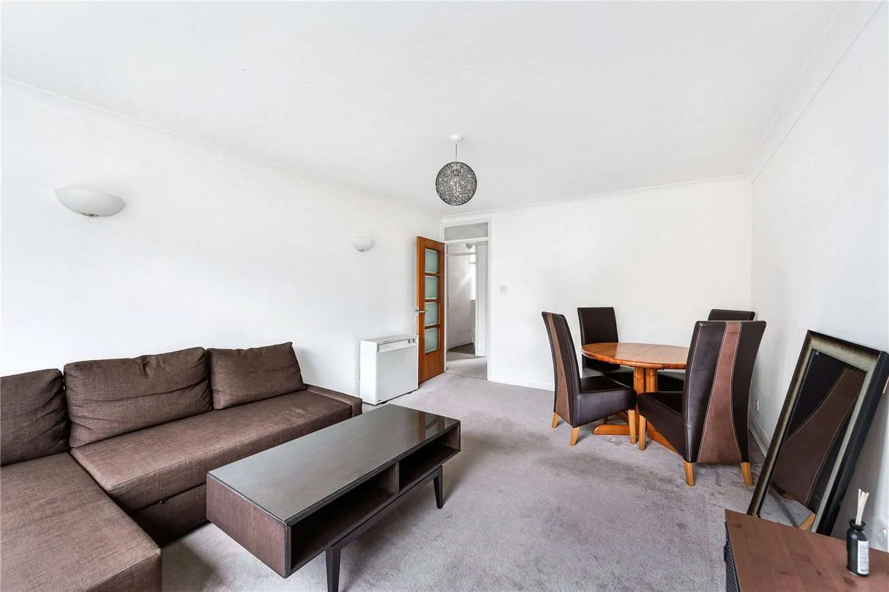 Hanger Vale Lane, Ealing, London, W5 3AT, photo 3
