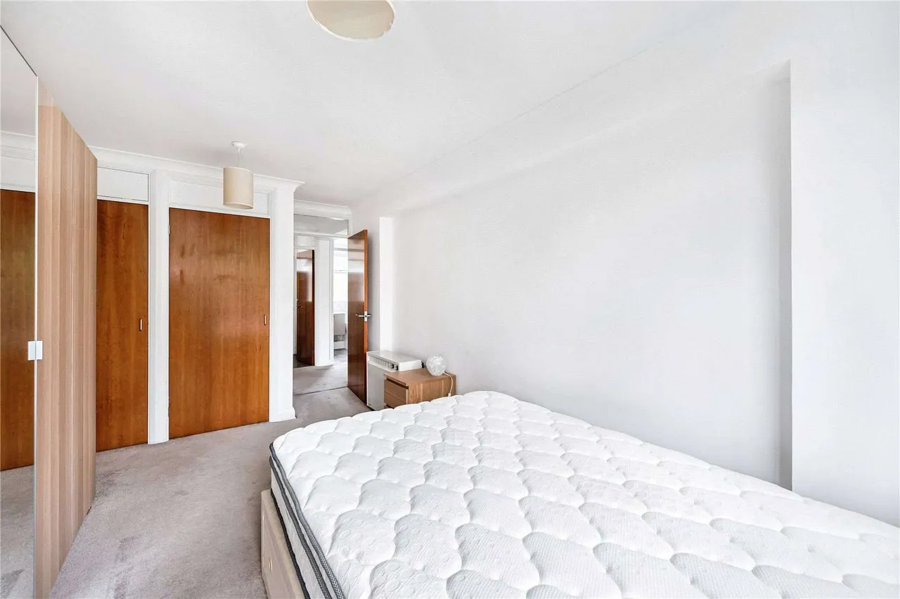 Hanger Vale Lane, Ealing, London, W5 3AT, photo 9
