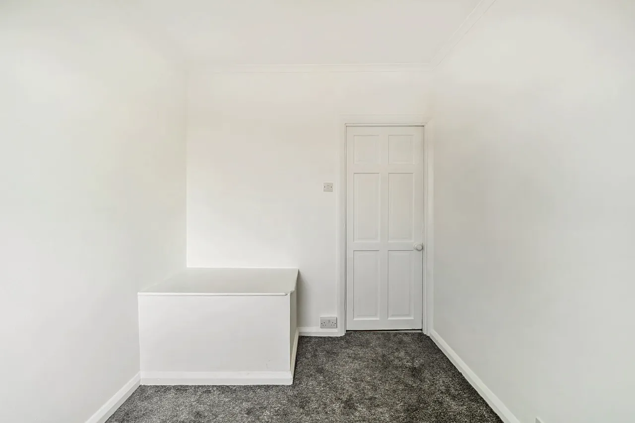Whitton Avenue West, Northolt, UB5, photo 15