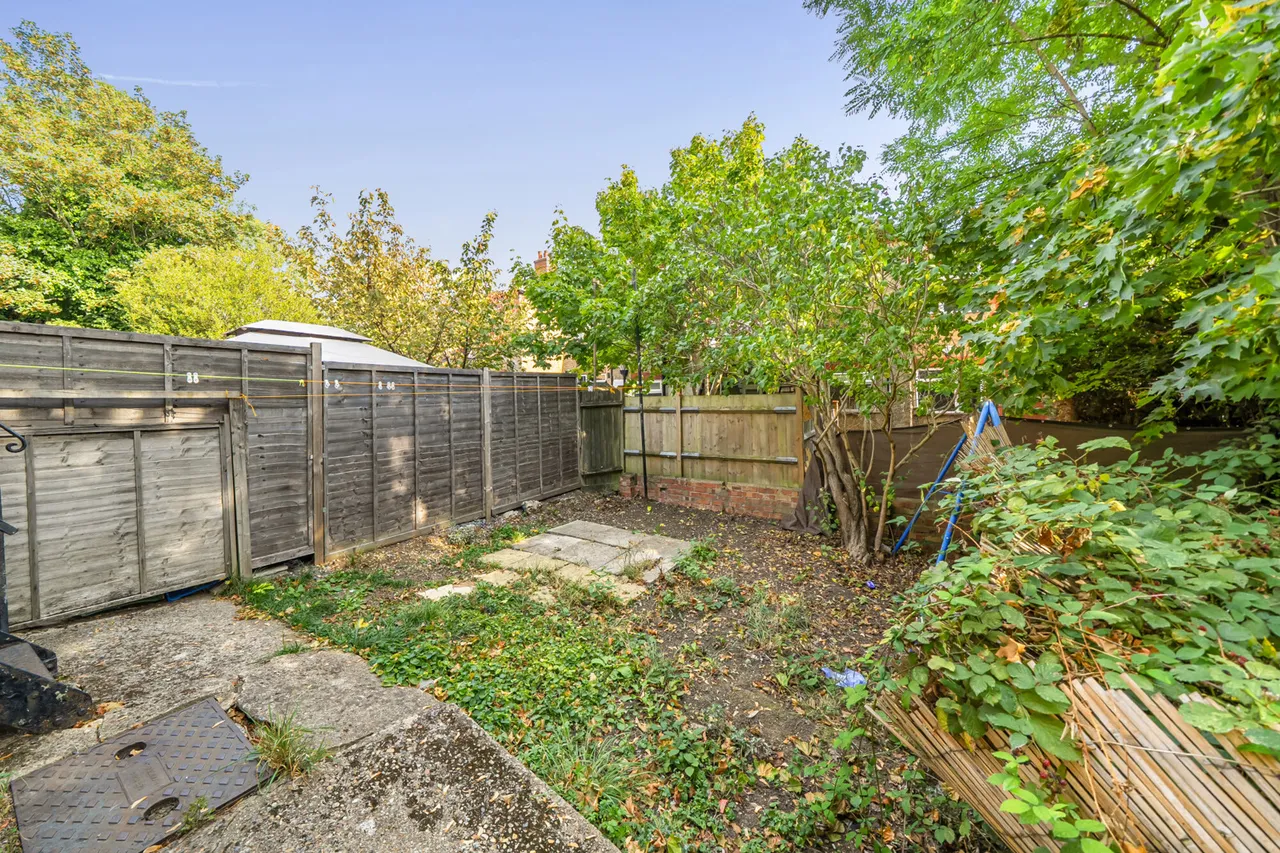 Whitton Avenue West, Northolt, UB5, photo 12