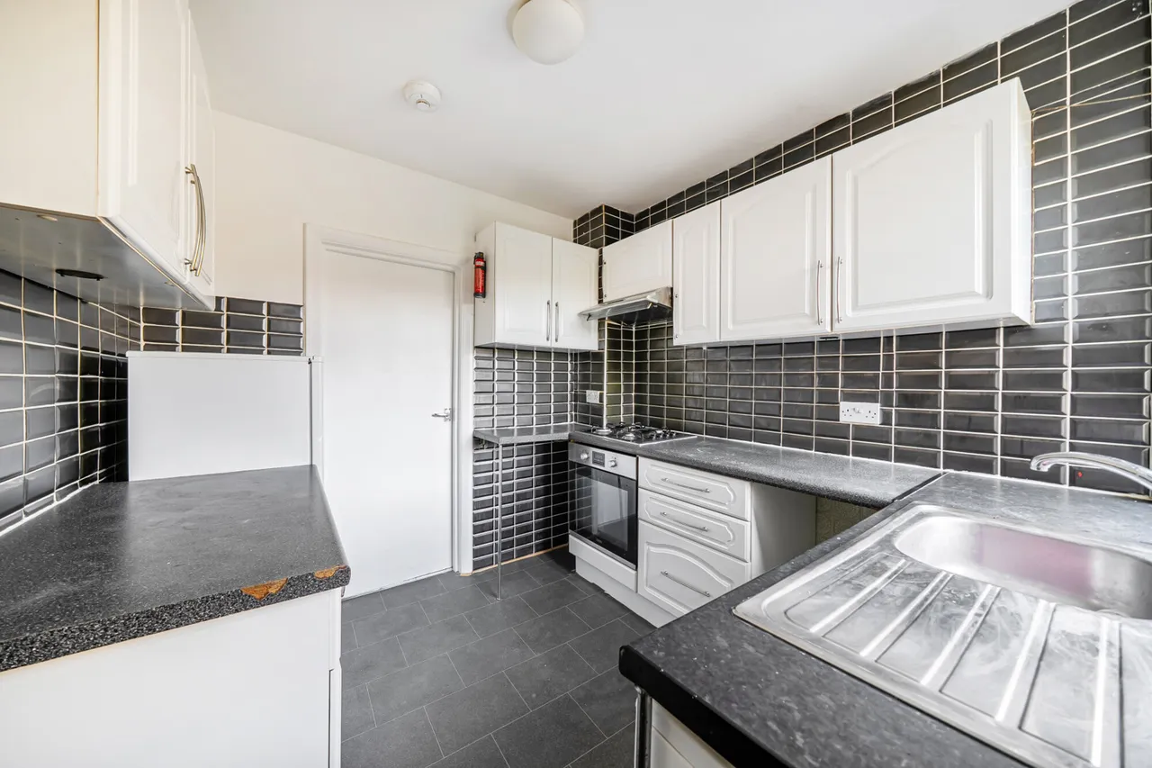 Whitton Avenue West, Northolt, UB5, photo 4