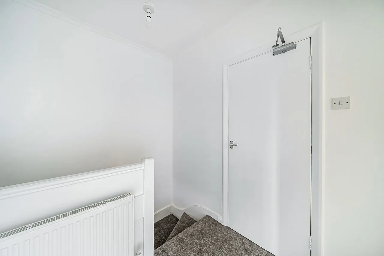 Whitton Avenue West, Northolt, UB5, photo 11