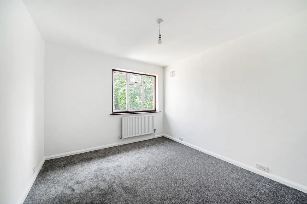 Whitton Avenue West, Northolt, UB5, photo 3