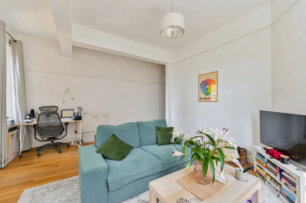 64a Primrose Mansions, Prince of Wales Drive, London, photo 3