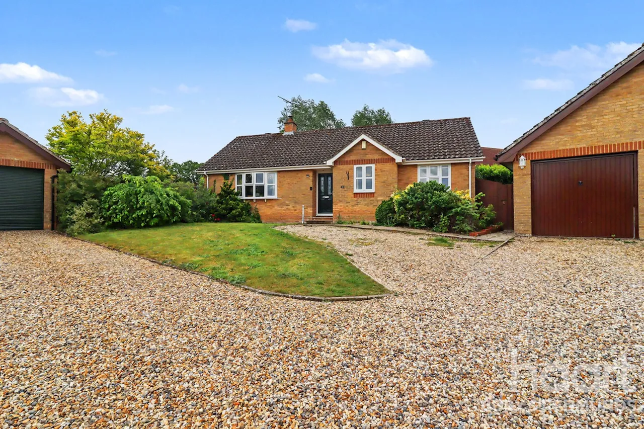 3 bed house for sale, Field Close, Drinkstone, IP30