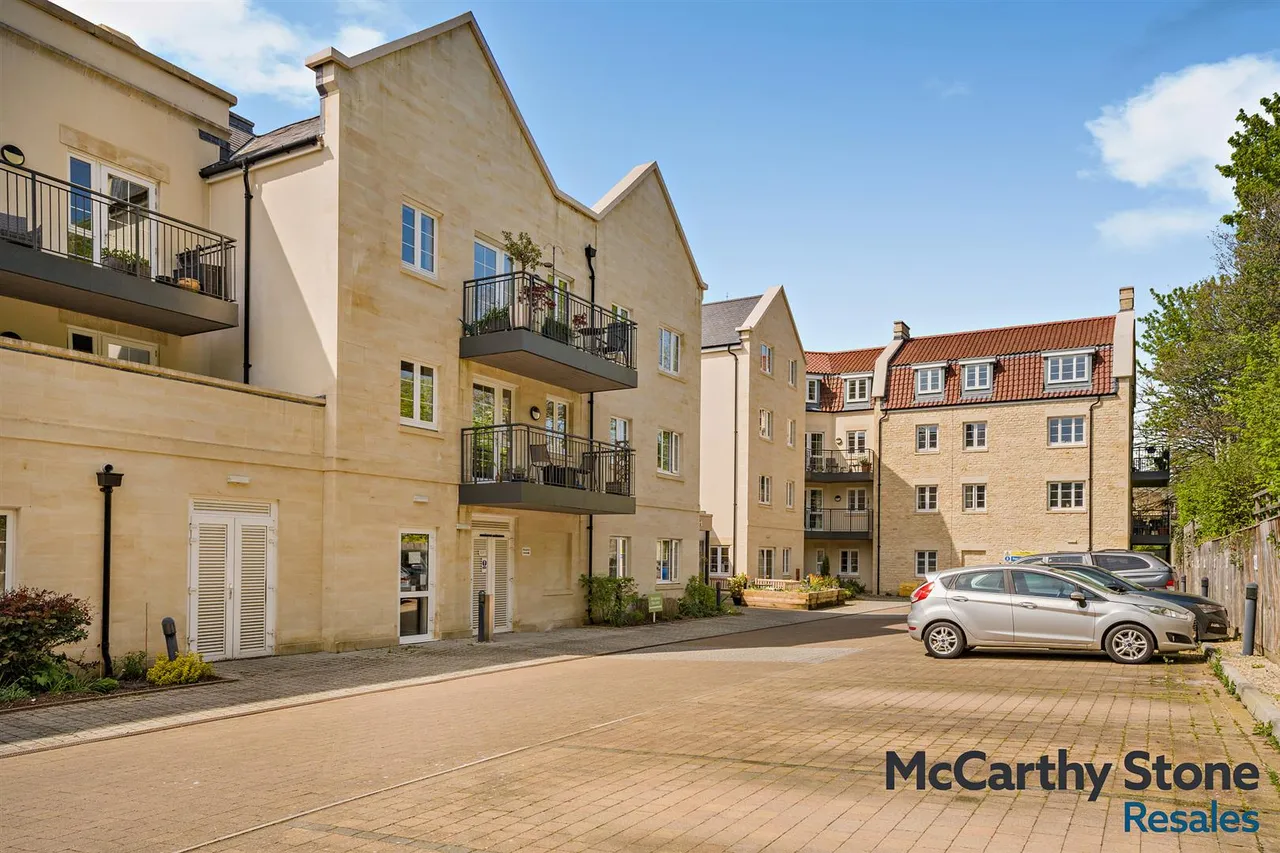 1 bed flat for sale, Gloucester Road, Larkhall, BA1