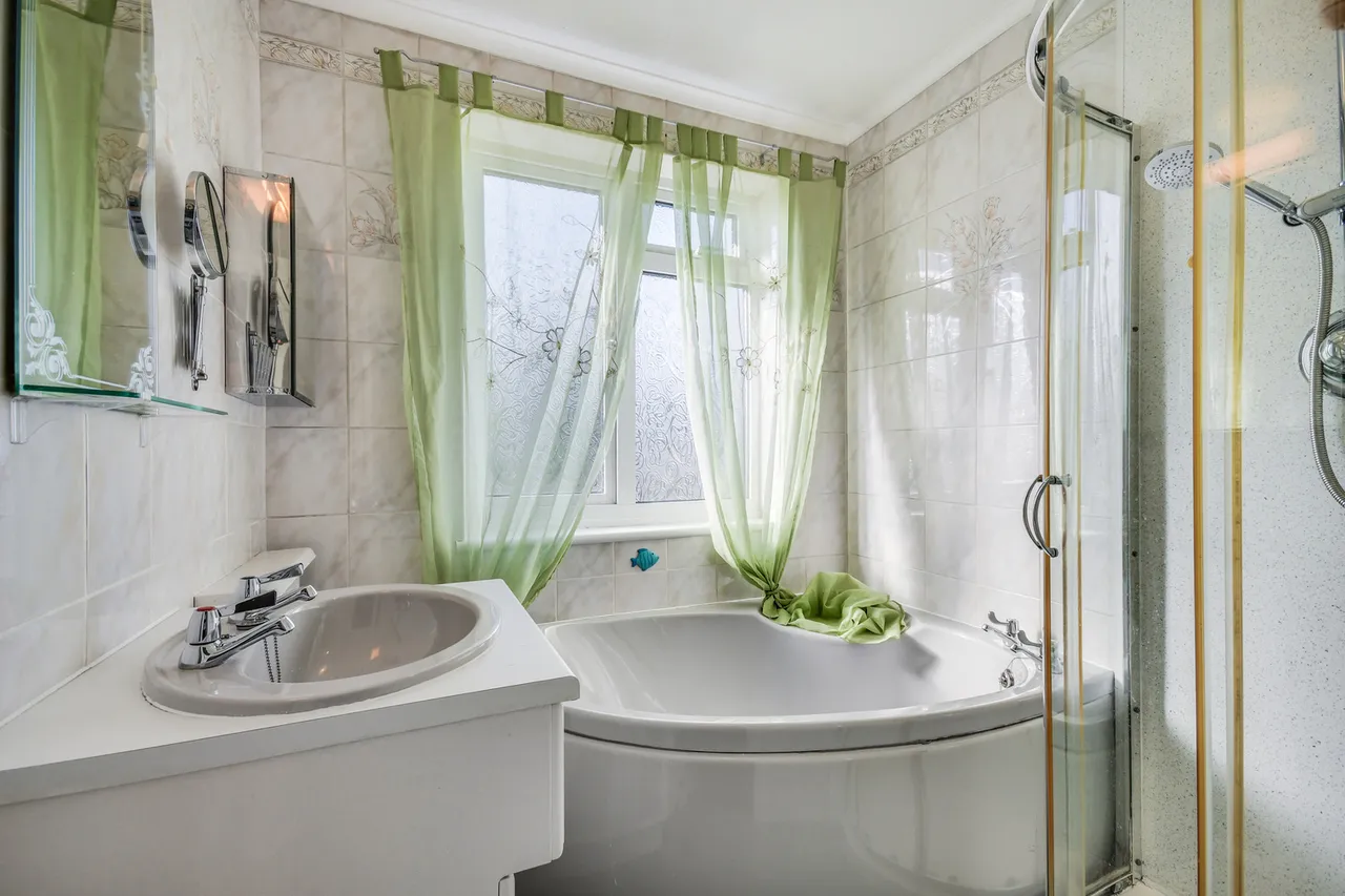 151 Moulsham Drive, Old Moulsham, Chelmsford, Essex, CM2 9PZ, photo 13