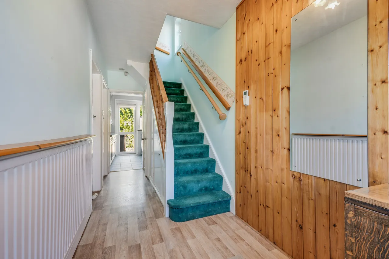 151 Moulsham Drive, Old Moulsham, Chelmsford, Essex, CM2 9PZ, photo 4