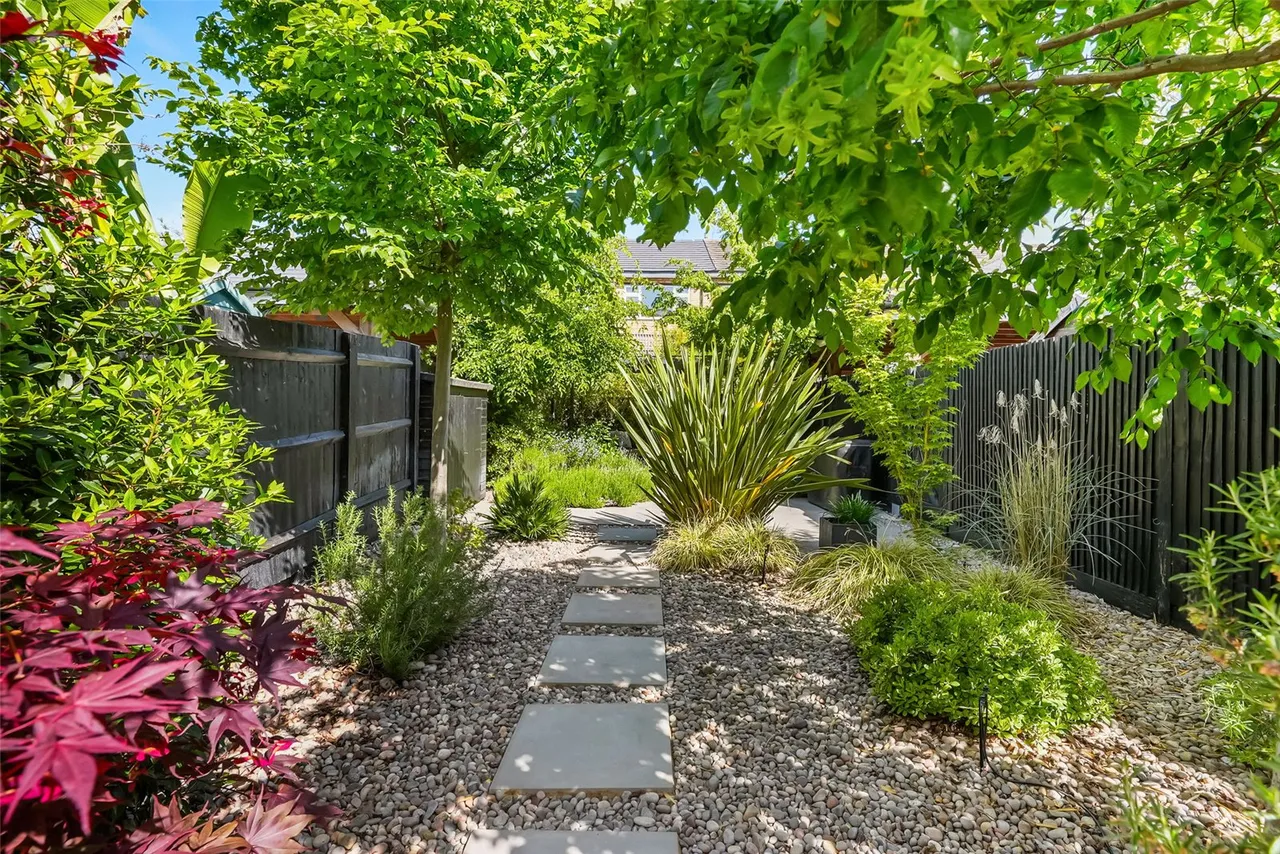 Lendy Place, Lower Sunbury, TW16 6BB, photo 17