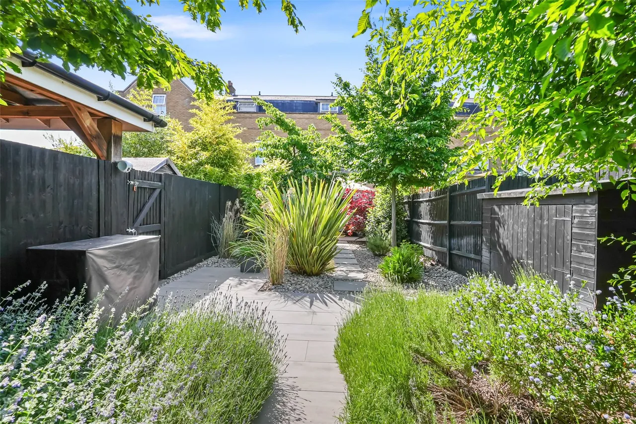 Lendy Place, Lower Sunbury, TW16 6BB, photo 16