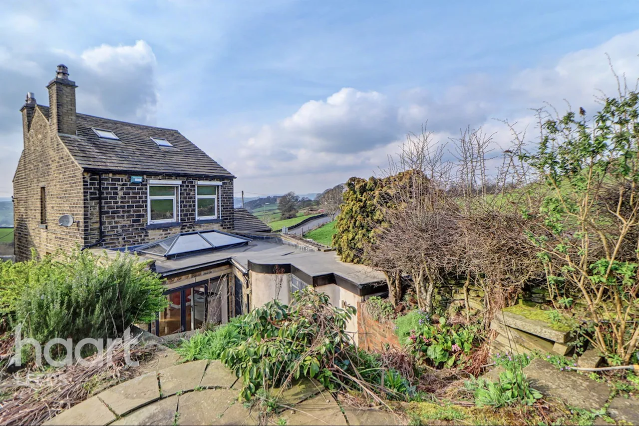 3 bed house for sale, Kew Hill, Huddersfield, HD3