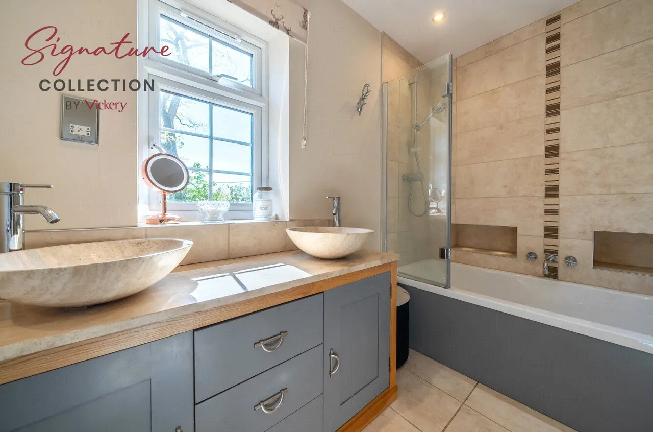 Holly Ridge, Fenns Lane, West End, Woking, GU24 9QE, photo 7