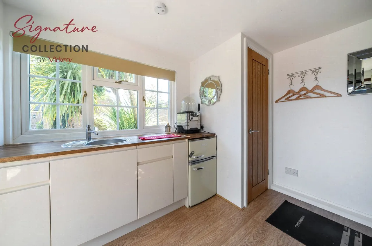 Holly Ridge, Fenns Lane, West End, Woking, GU24 9QE, photo 17