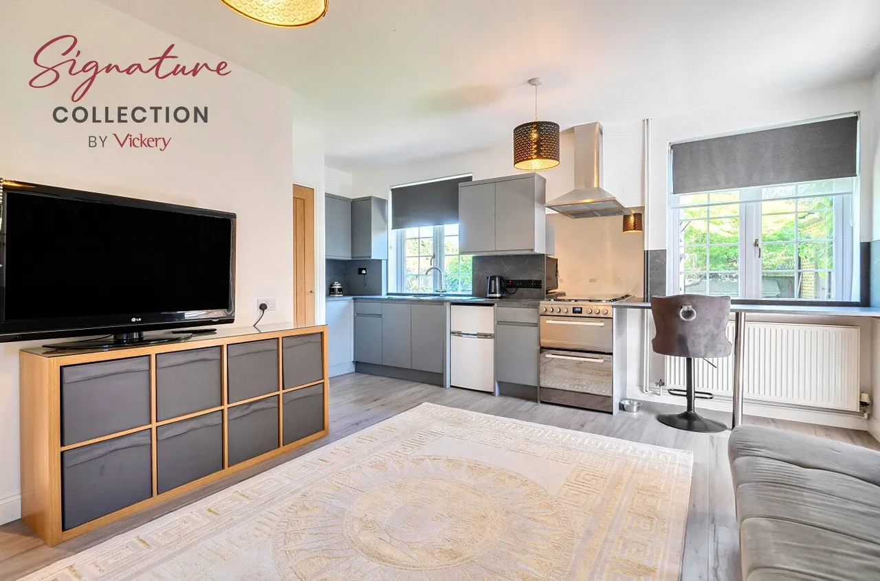 Holly Ridge, Fenns Lane, West End, Woking, GU24 9QE, photo 8