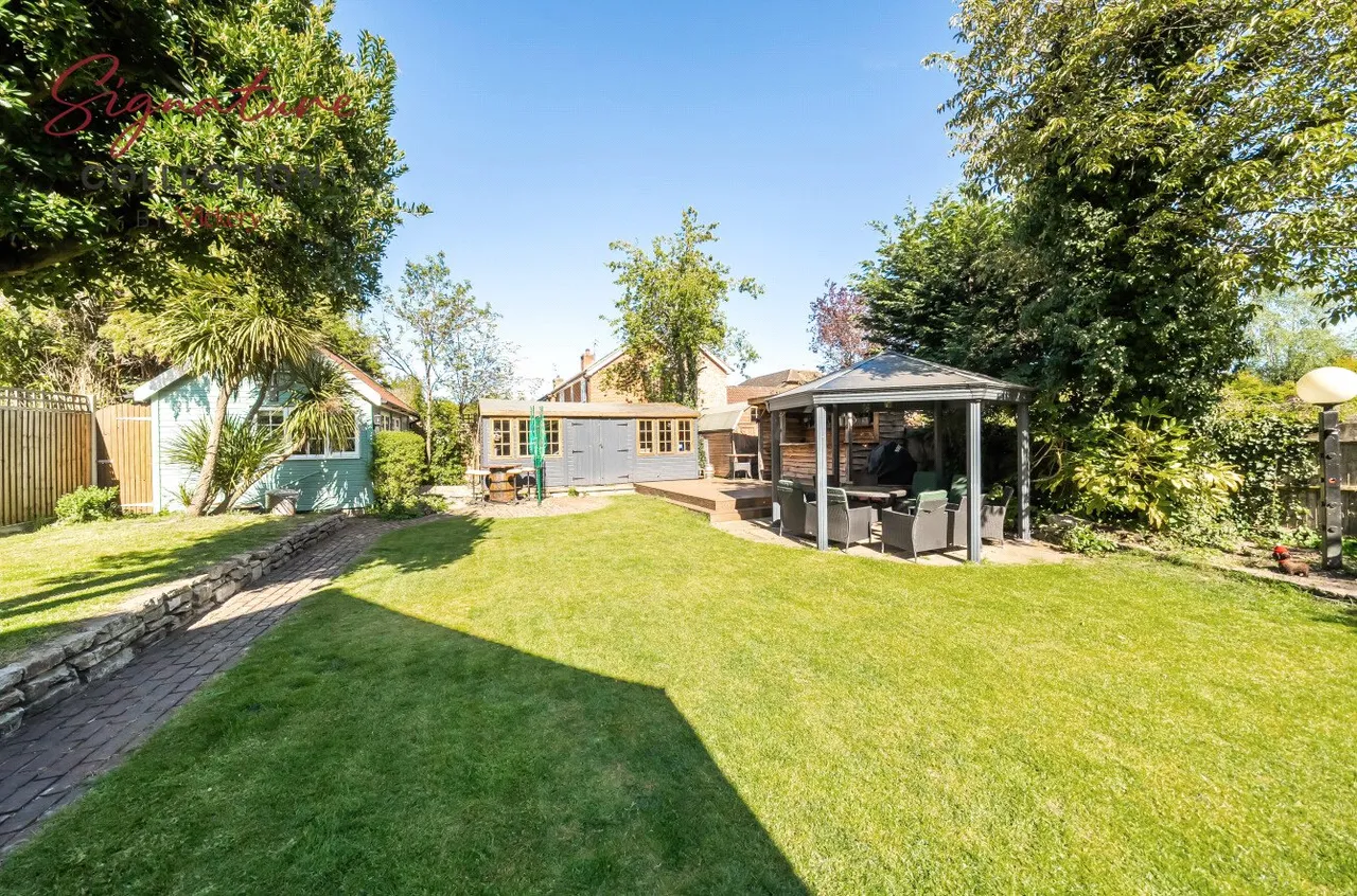 Holly Ridge, Fenns Lane, West End, Woking, GU24 9QE, photo 10
