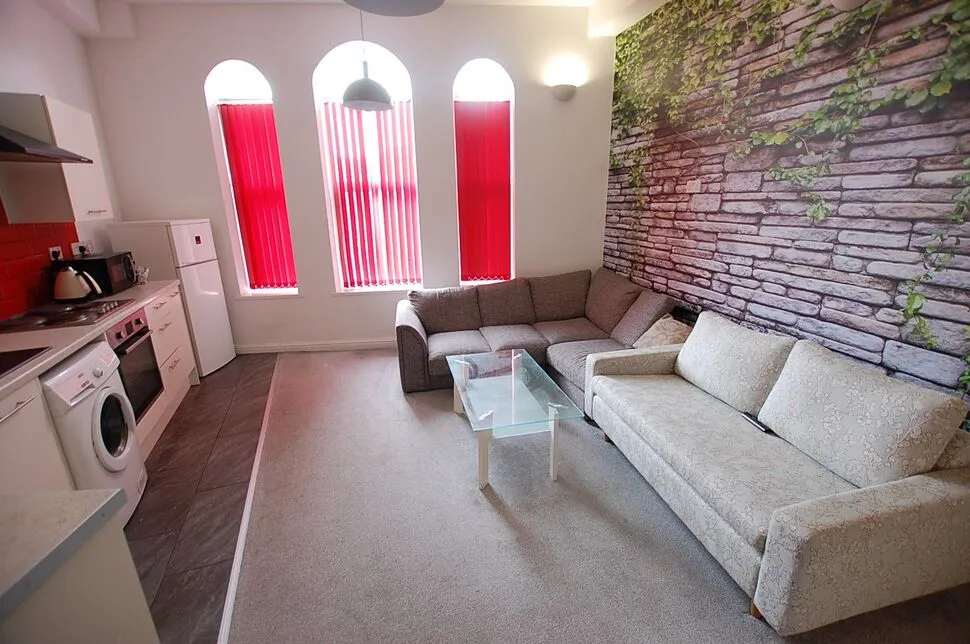 1 bed property to rent — Cork Street, Ashton-under-Lyne, Greater Manchester, OL6