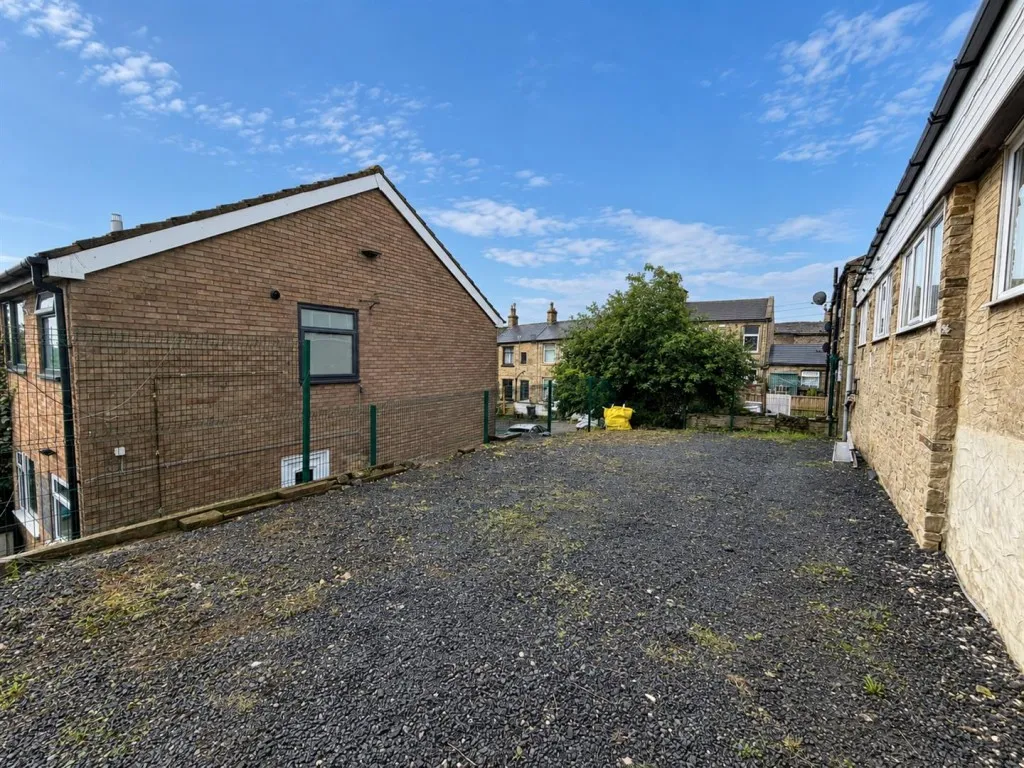 Beck Hill, Bradford, BD6, photo 3