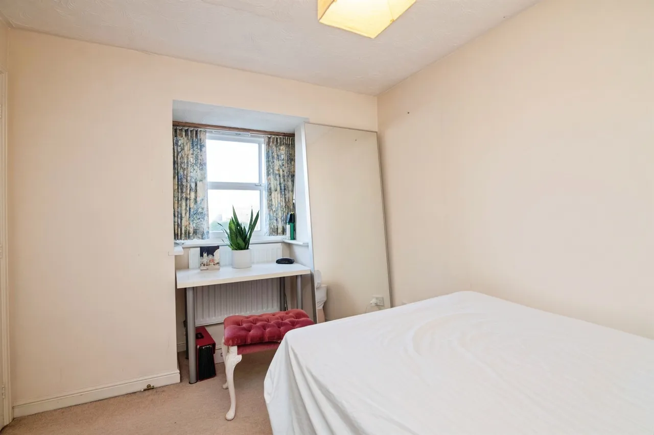 Breamore Crescent, Dudley, photo 12