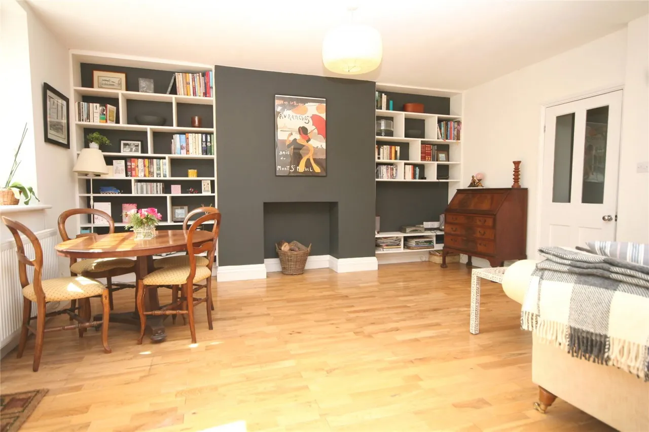 3 bed flat to rent, The Park, Cheltenham, GL50