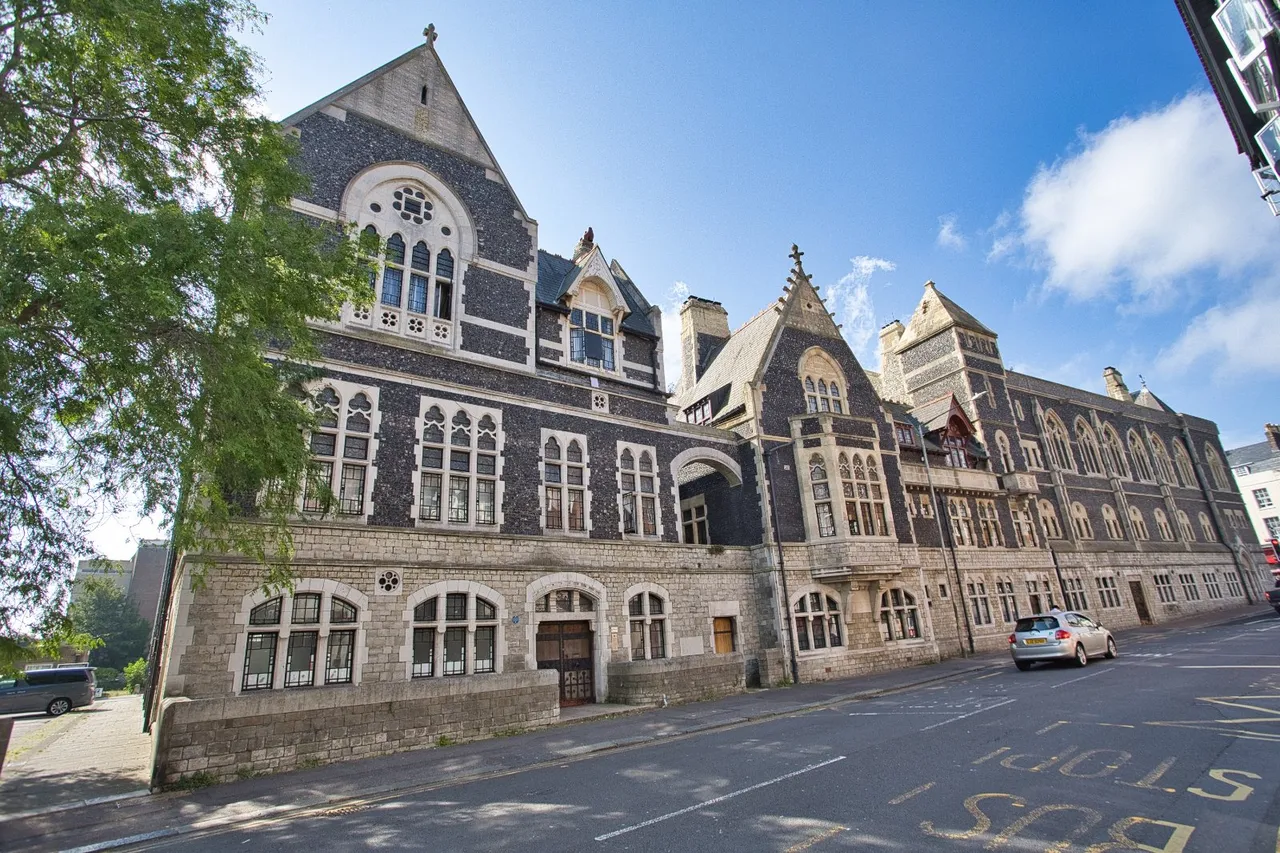 1 bed flat for sale, Ladywell, Dover, CT16