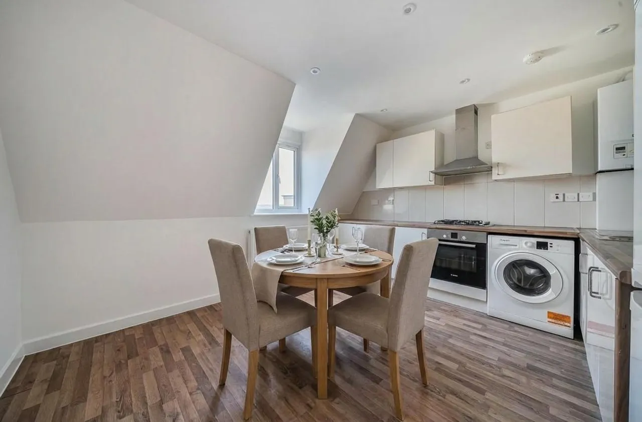 Flat 4, 1 Clifford Road, London, London, SE25 5JJ, photo 2