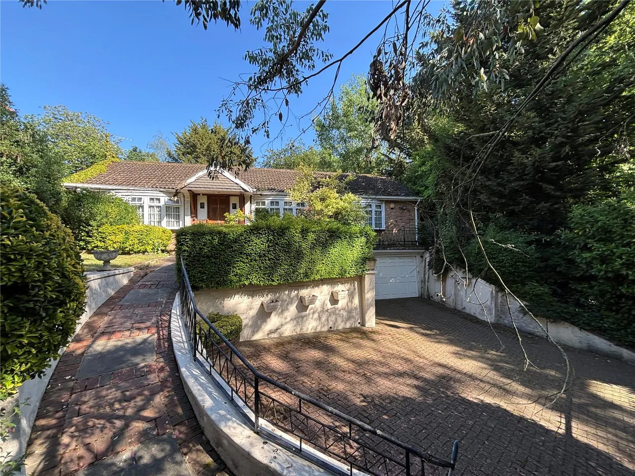 2 bed house for sale — Great North Road, Brookmans Park, Hertfordshire, AL9 6NF