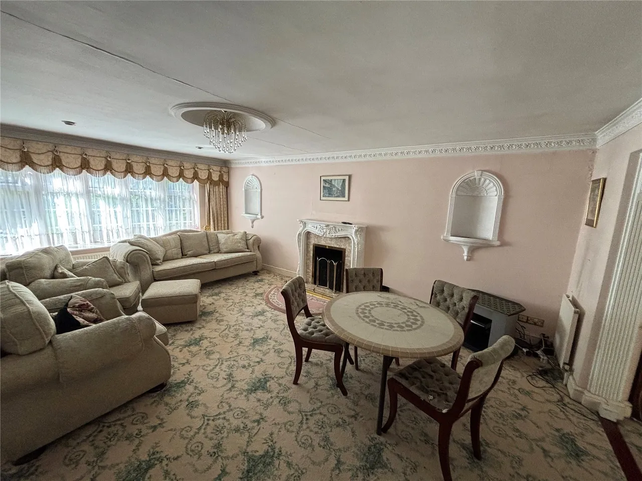 Great North Road, Brookmans Park, Hertfordshire, AL9 6NF, photo 2