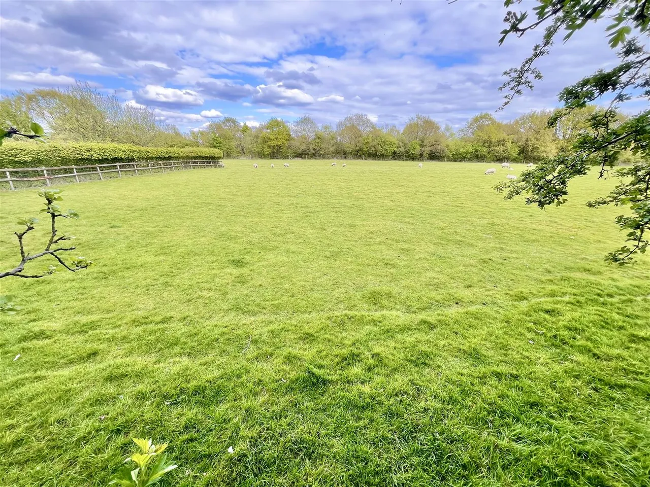 Hollin Lane, Styal, SK9, photo 15