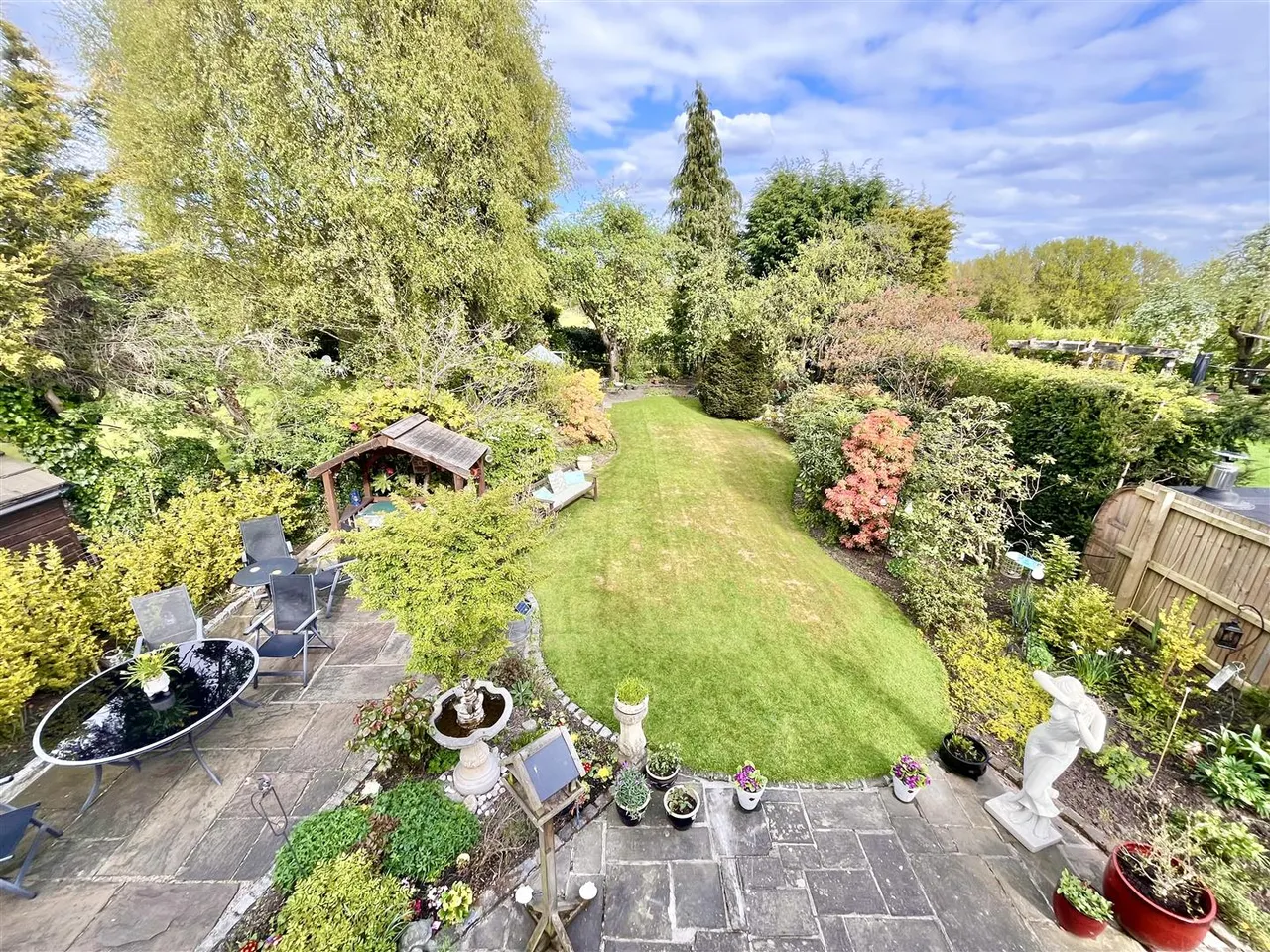 Hollin Lane, Styal, SK9, photo 2