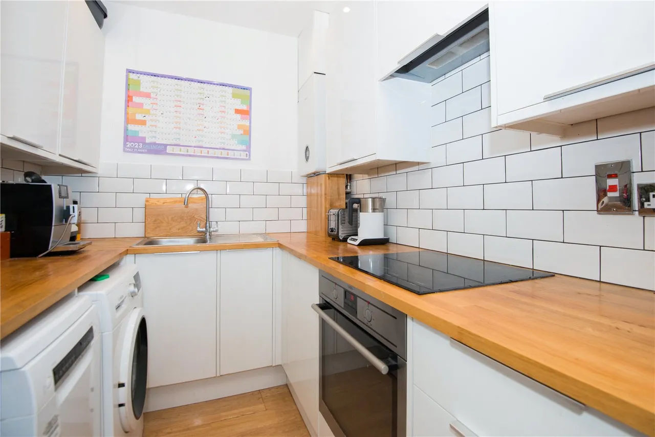 Kingston Road, Teddington, TW11, photo 2