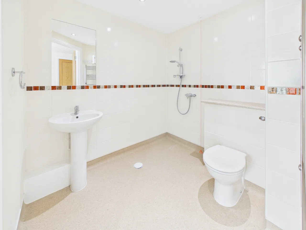 Apartment 43, Honeybourne Gate, 2 Gloucester Road, Cheltenham, GL51 8DW, photo 8