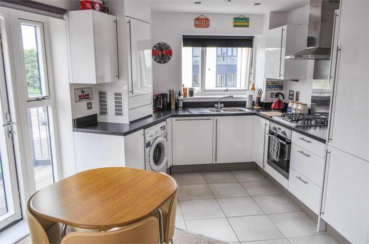 Clifton Hatch, Harlow, CM18, photo 6