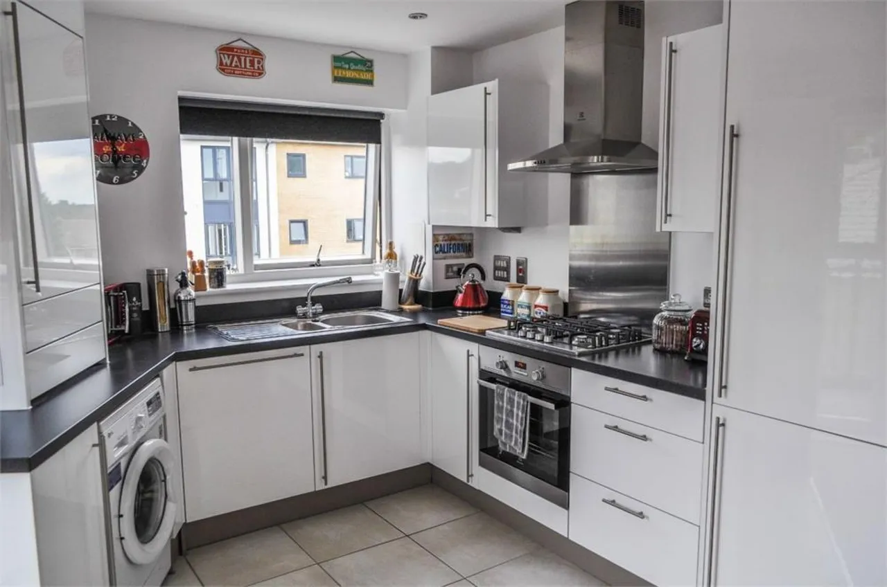 Clifton Hatch, Harlow, CM18, photo 2