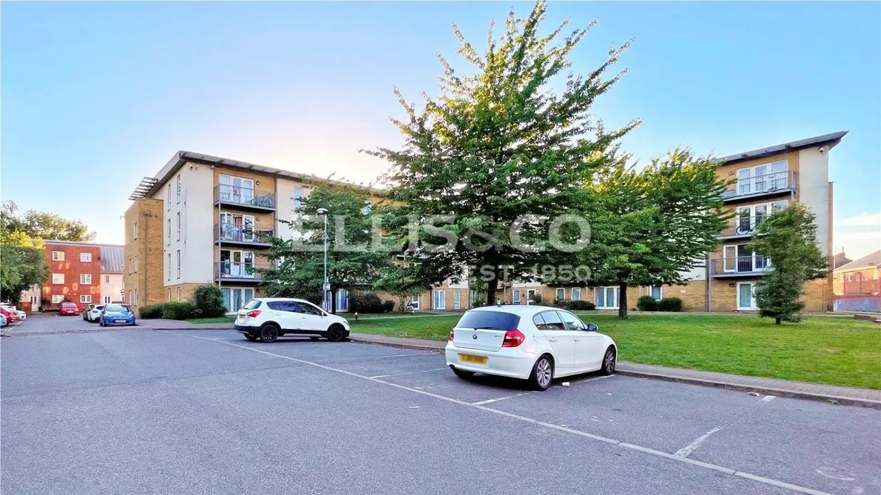 King George Crescent, Wembley, HA0, photo 13