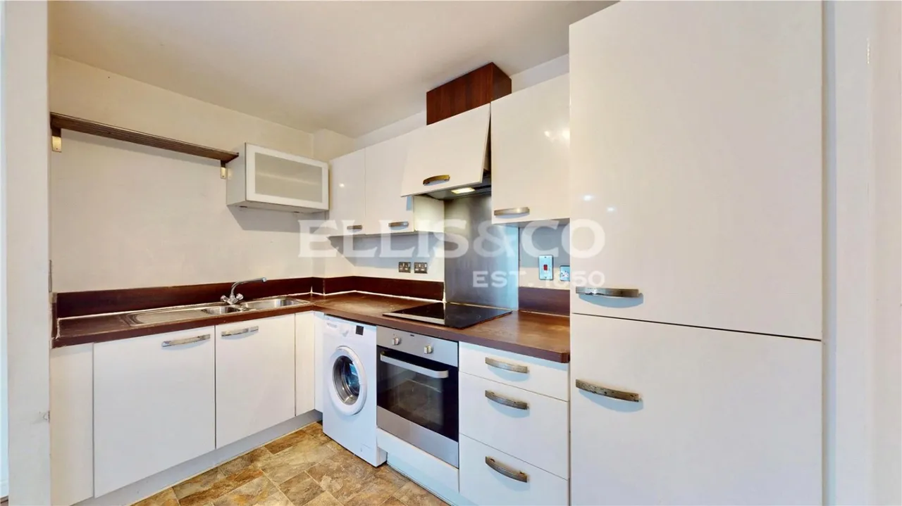 King George Crescent, Wembley, HA0, photo 4