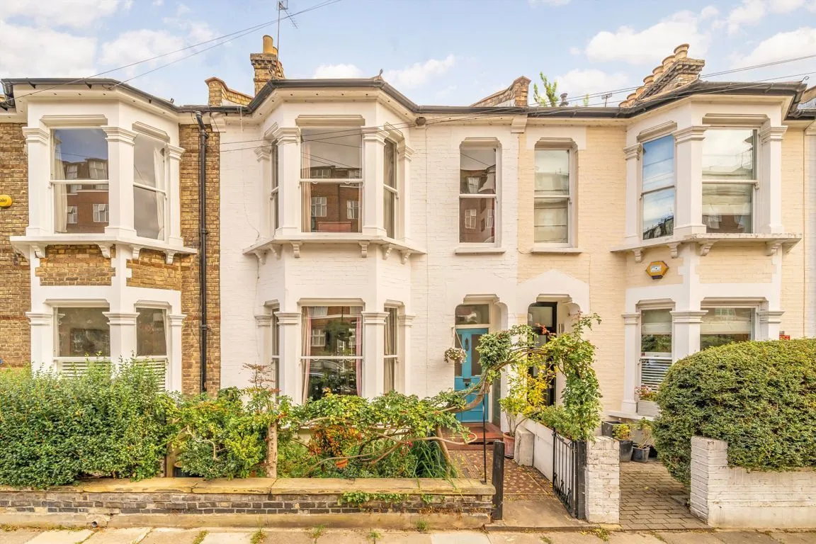 3 bed property for sale, Sutton Lane North, W4