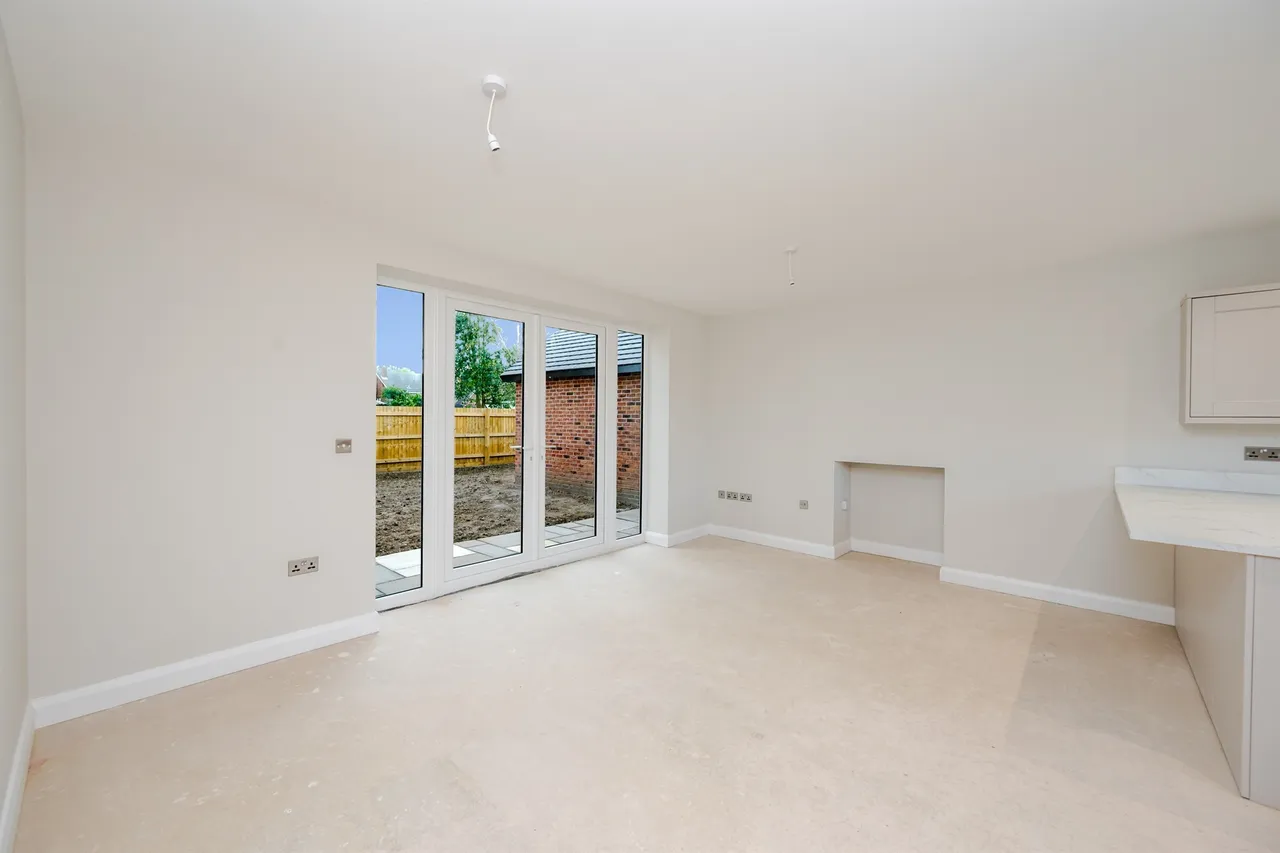 The Hawthorns, Scropton, Derby, photo 6