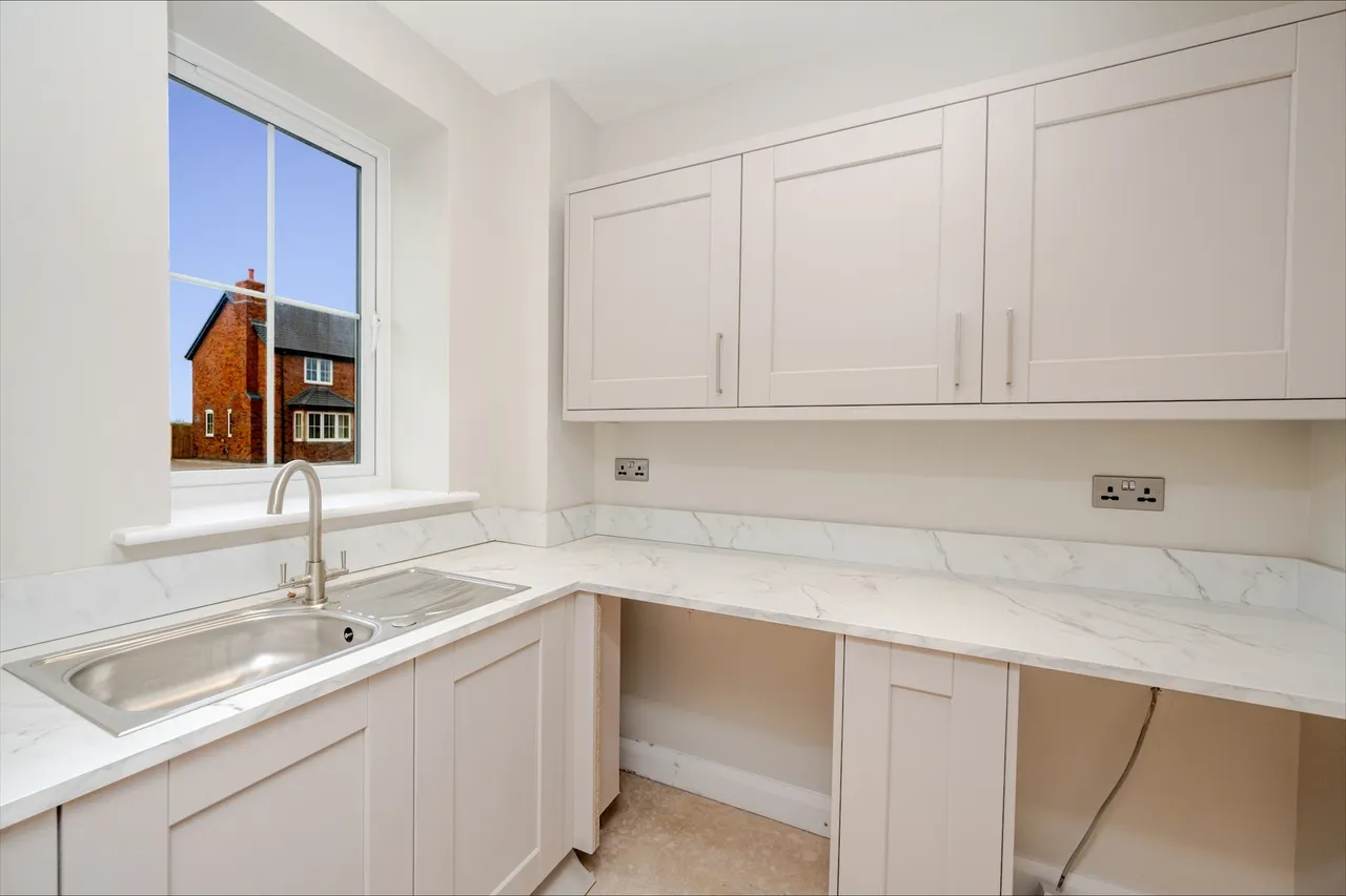 The Hawthorns, Scropton, Derby, photo 8