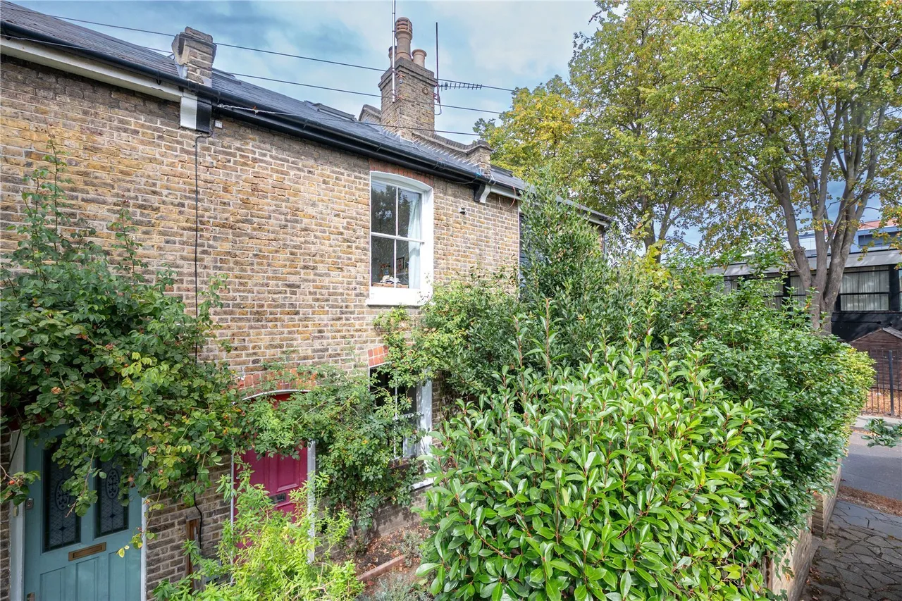 3 bed house for sale, Staten Gardens, Twickenham, TW1