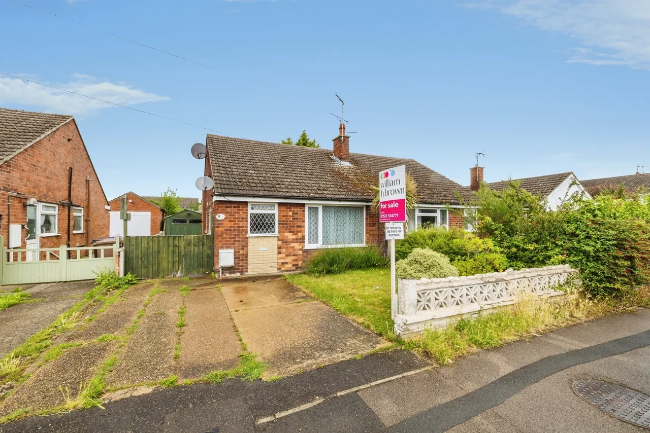 2 bed house for sale — Ash Grove, North Hykeham, Lincoln
